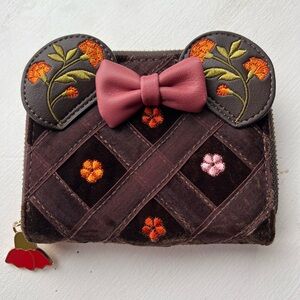 Floral Embroidered Wallet with Bow